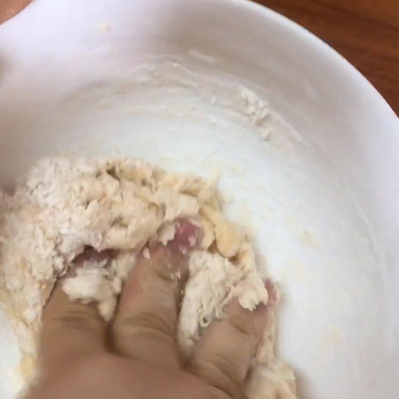 Step 2 Knead the dough for Sausage Roll bread using an air fryer