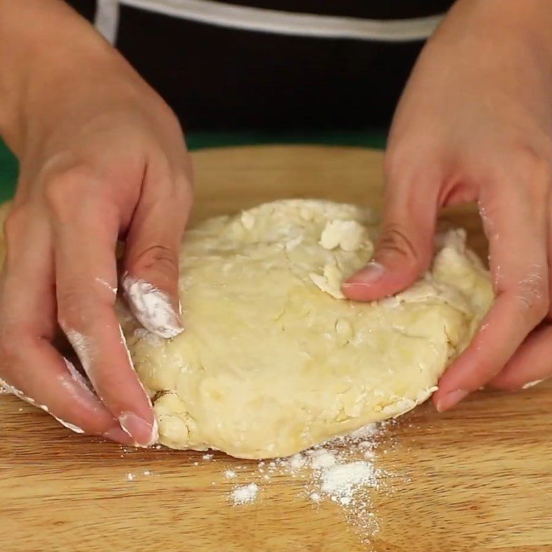 Step 2 Knead the dough and let it rise for Saigon breadsticks