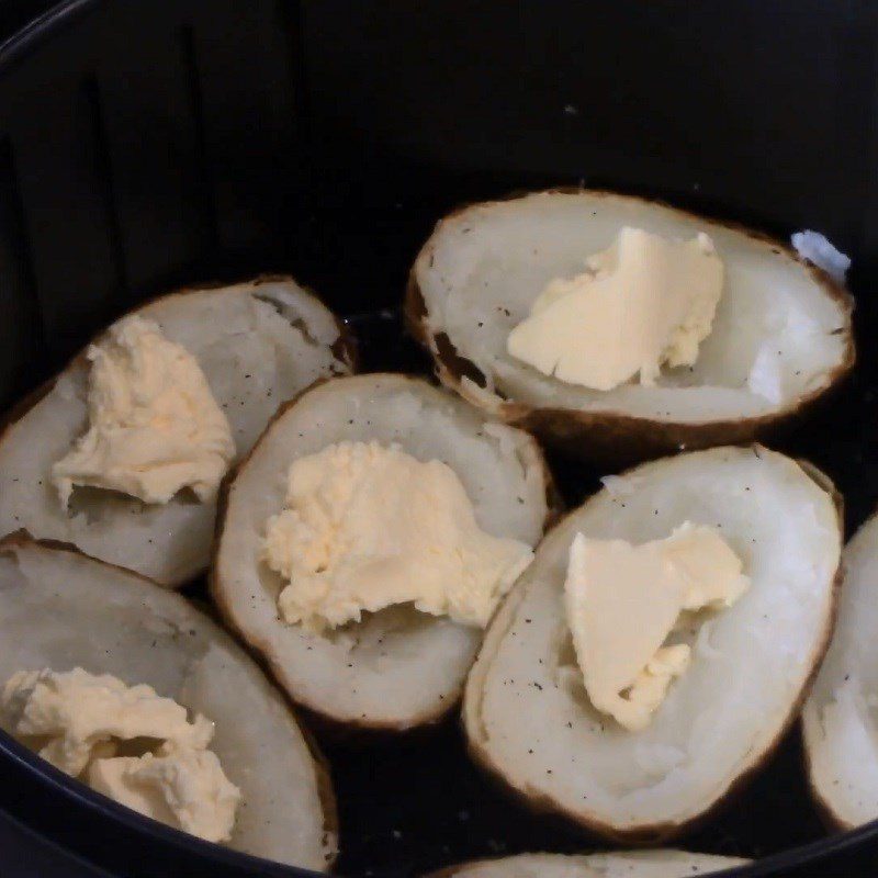 Step 3 Stuffing Baked potatoes with bacon in an air fryer