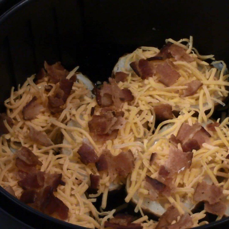 Step 3 Stuffing Baked potatoes with bacon in an air fryer