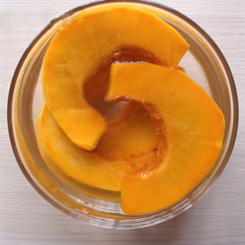 Step 1 Prepare the ingredients for Pumpkin juice with apple and passion fruit