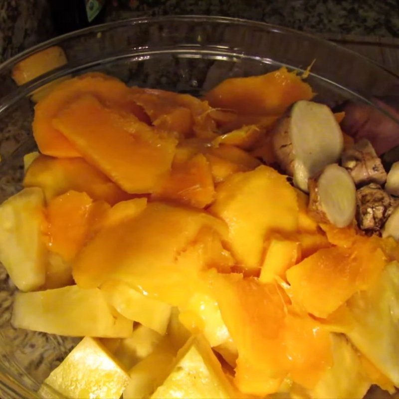 Step 1 Prepare the ingredients for fragrant mango juice