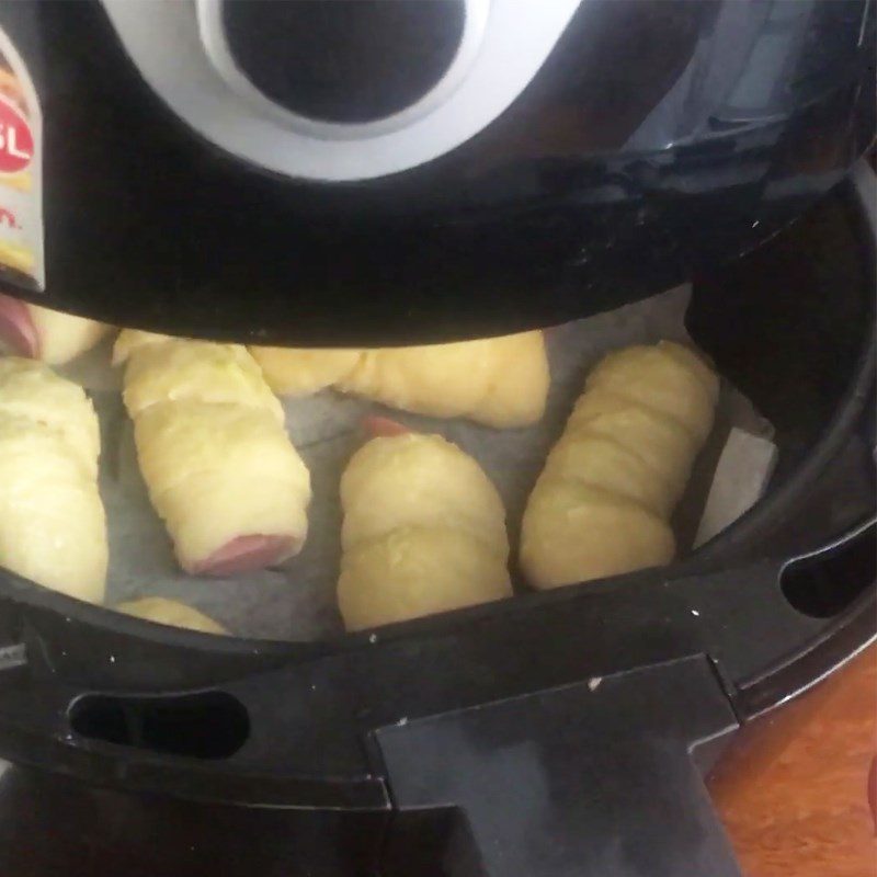 Step 5 Baking Bread Sausage Rolls in an Air Fryer