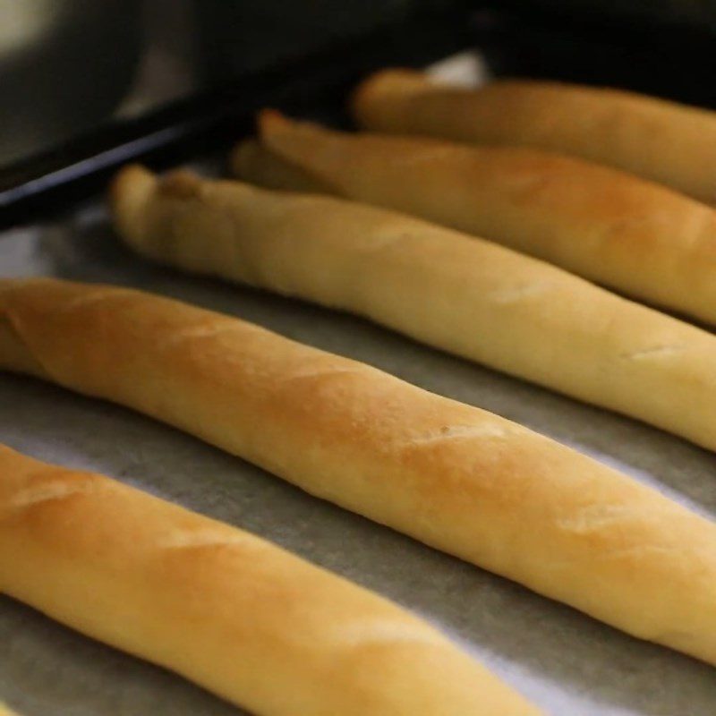 Step 4 Baking the bread and finishing Saigon bread stick