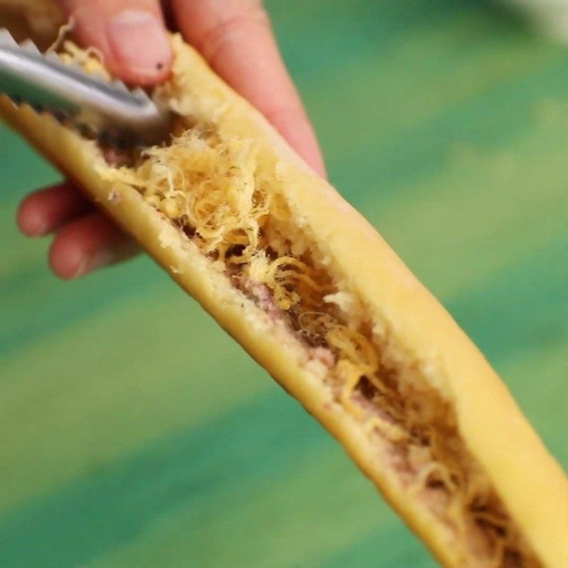 Step 4 Baking and finishing Saigon breadsticks
