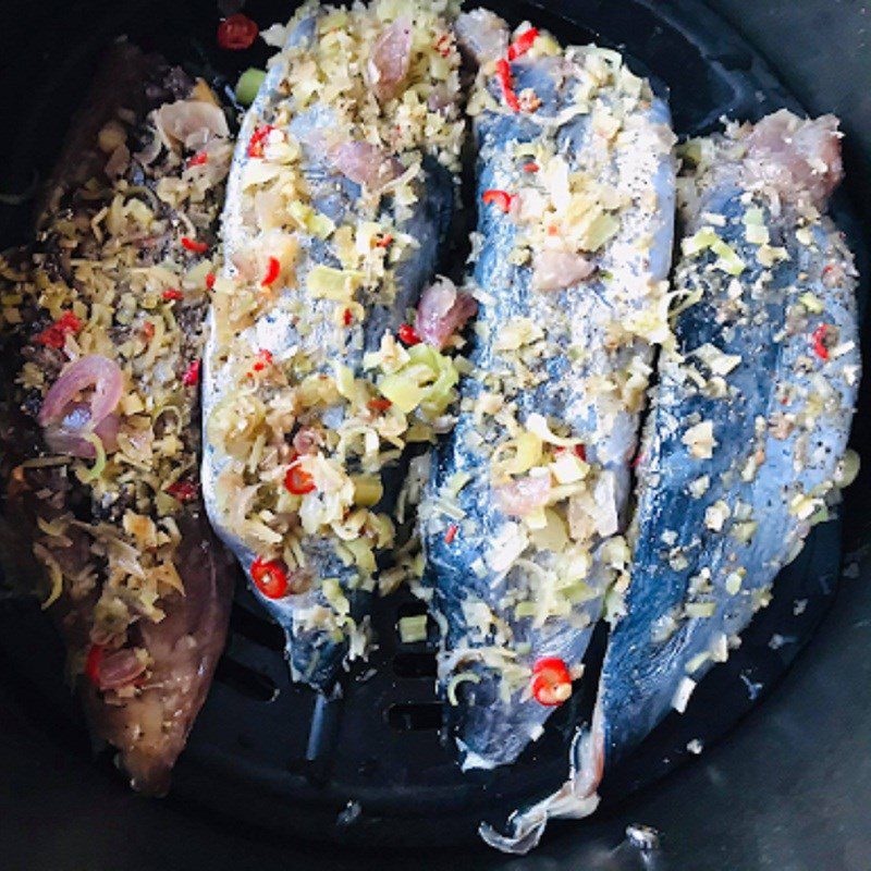 Step 3 Grilled fish Grilled snakehead fish with lemongrass and chili