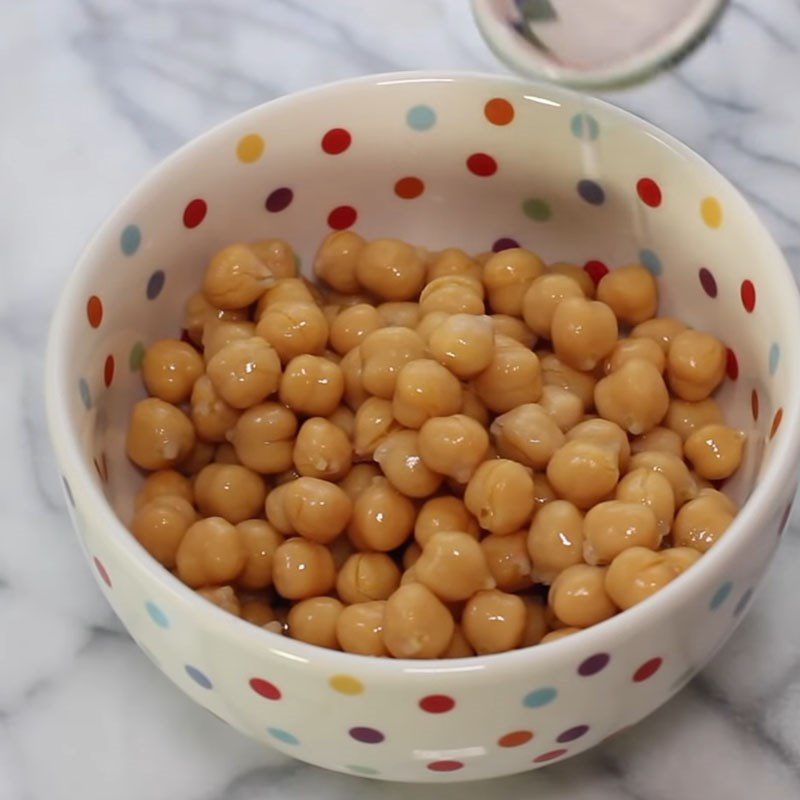 Step 2 Roasting chickpeas Salad with chickpeas and kale