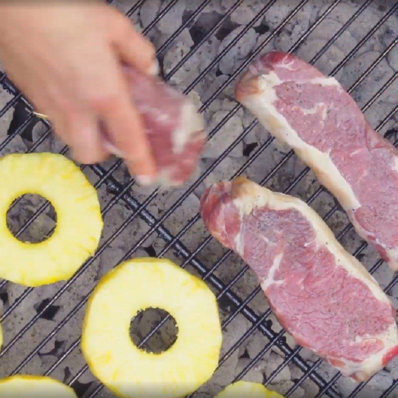 Step 3 Grill Pineapple and Beef Pineapple Avocado Beef Steak Salad