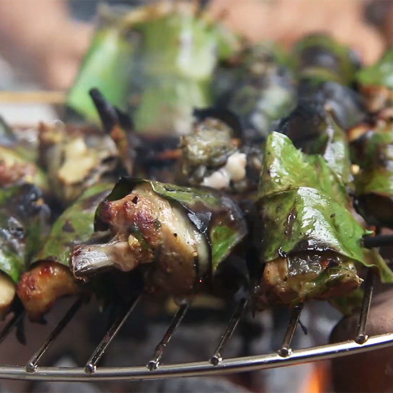 Step 4 Grilled Chicken Grilled black chicken with lime leaves and shallots