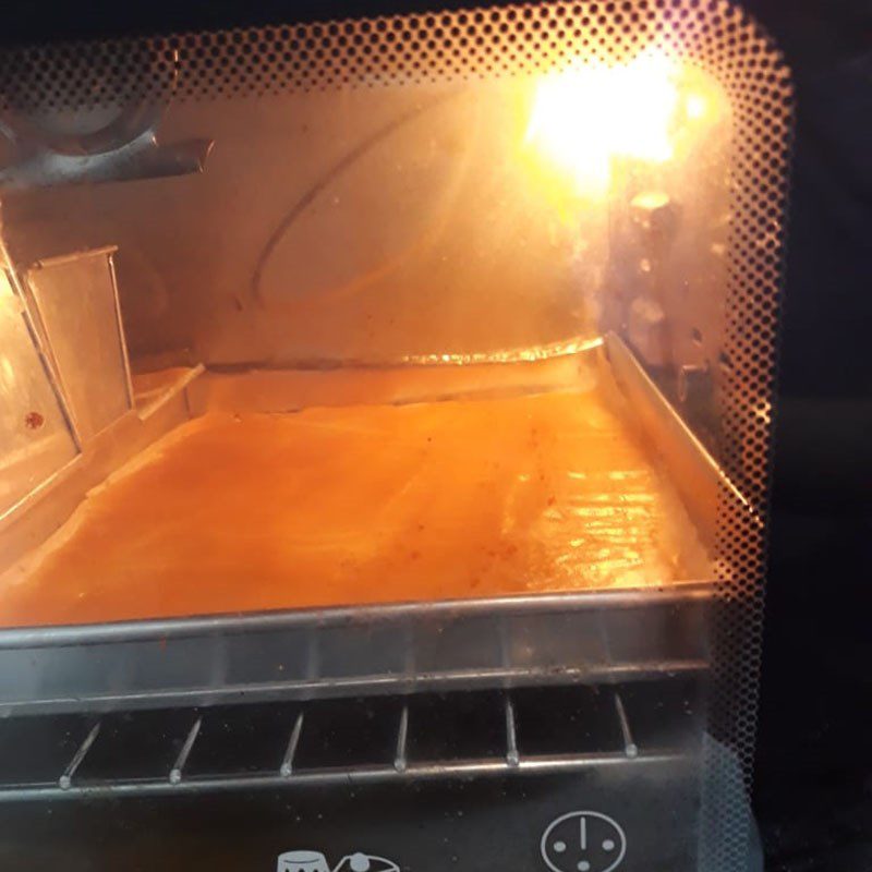 Step 3 Bake the mixture for Nha Trang mango rice paper