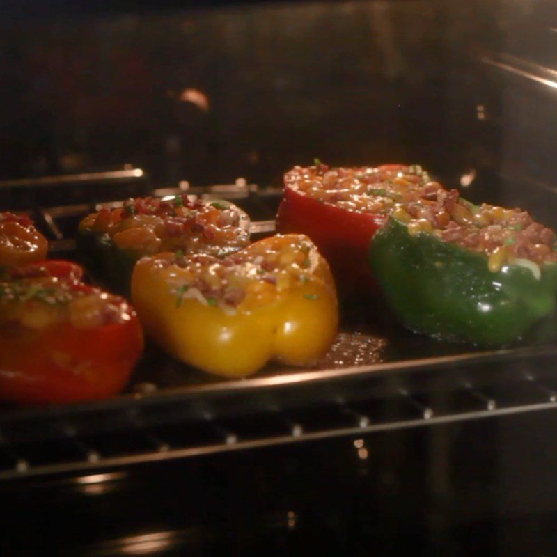 Step 3 Grilling bell pepper Grilled bell pepper with egg