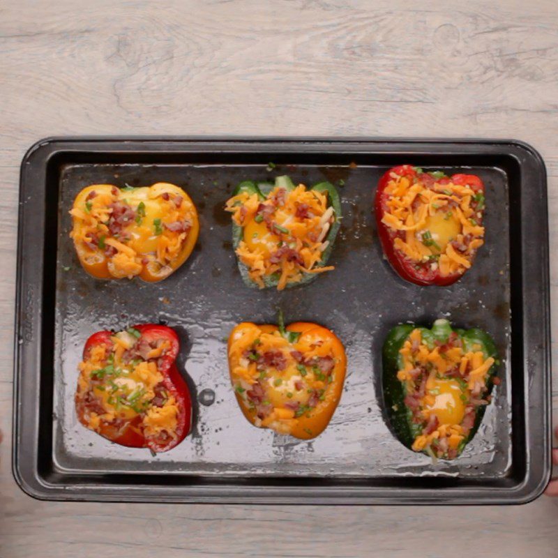 Step 3 Bake the bell pepper Bell pepper baked with eggs