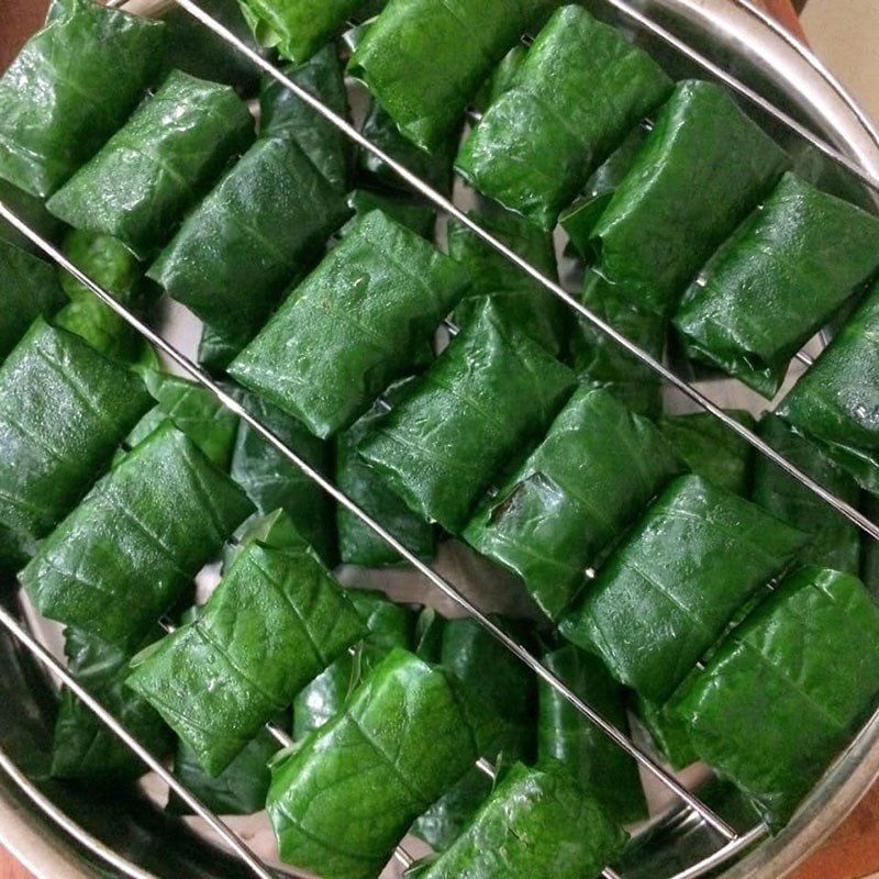 Step 4 Grilling beef in betel leaves
