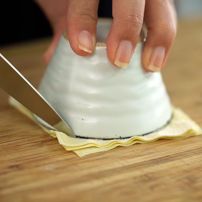 Step 1 Roast the wonton skin for Shrimp Wonton Cocktail Salad