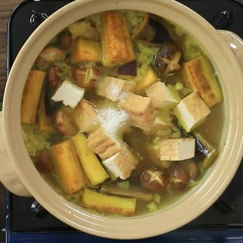 Step 3 Stewed eggplant with tofu Vegetarian stewed eggplant with tofu