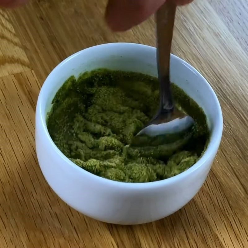 Step 1 Prepare the green tea powder for Fresh Milk Matcha with Black Sugar Tapioca