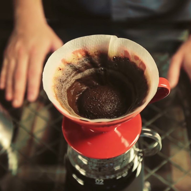 Step 4 Brewing coffee Filter paper coffee