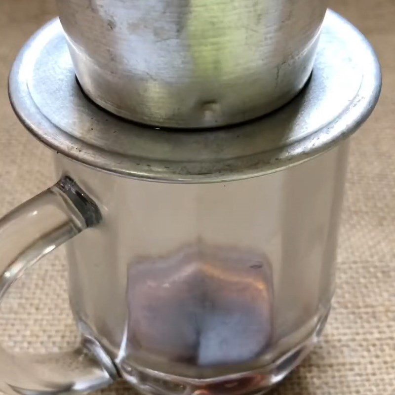 Step 1 Prepare coffee Yogurt coffee foam
