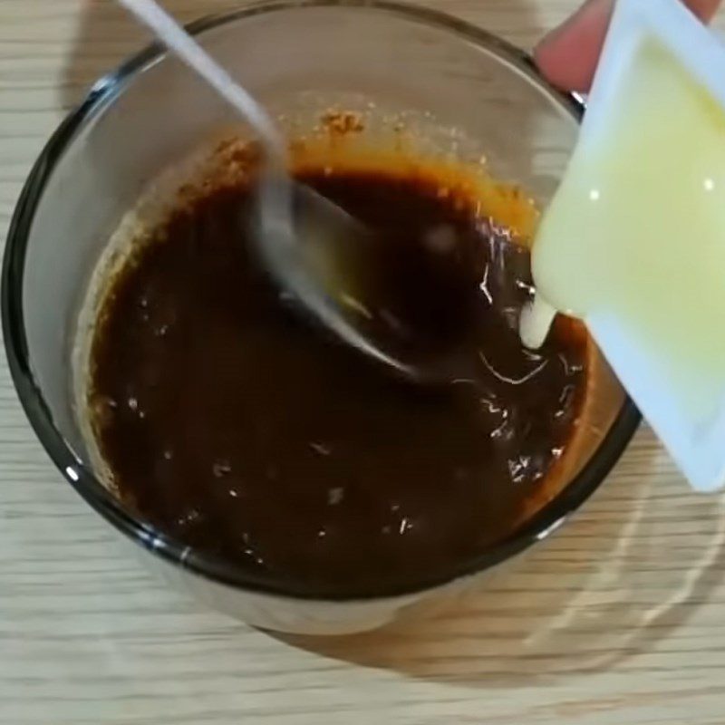 Step 1 Make milk coffee with whipping cream