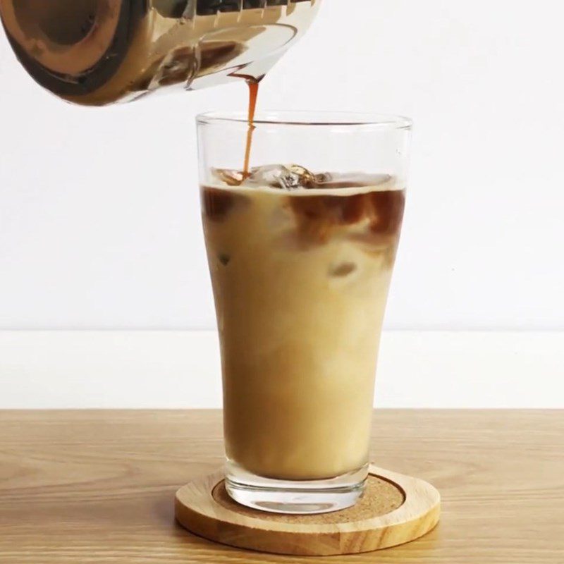 Step 2 Brew coffee with fresh milk Fresh milk coffee