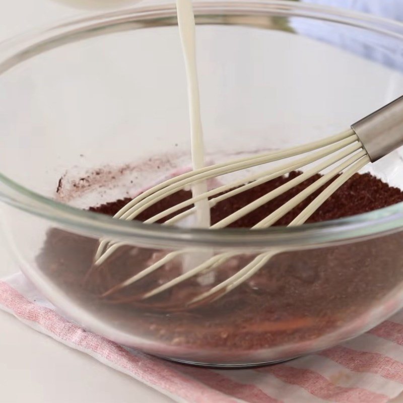 Step 2 Mixing cocoa Cacao pudding (with gelatin)