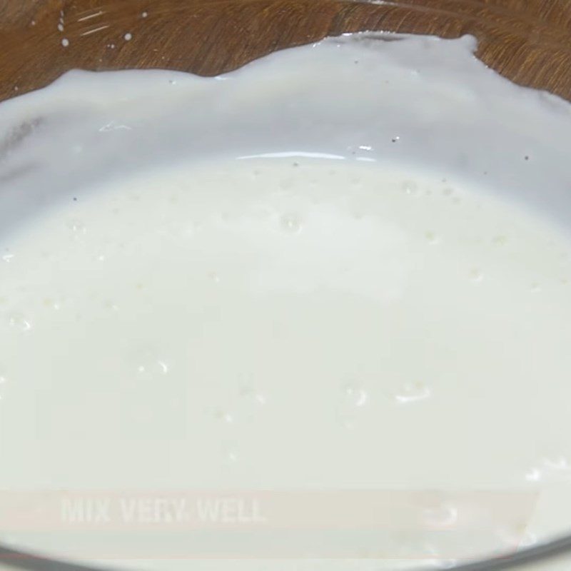 Step 2 Mixing yogurt Yogurt from powdered milk without using starter yogurt