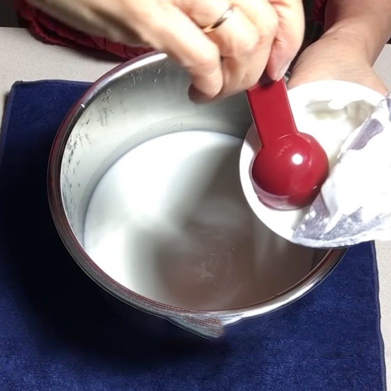 Step 3 Mixing yogurt mixture Greek yogurt using an electric pressure cooker