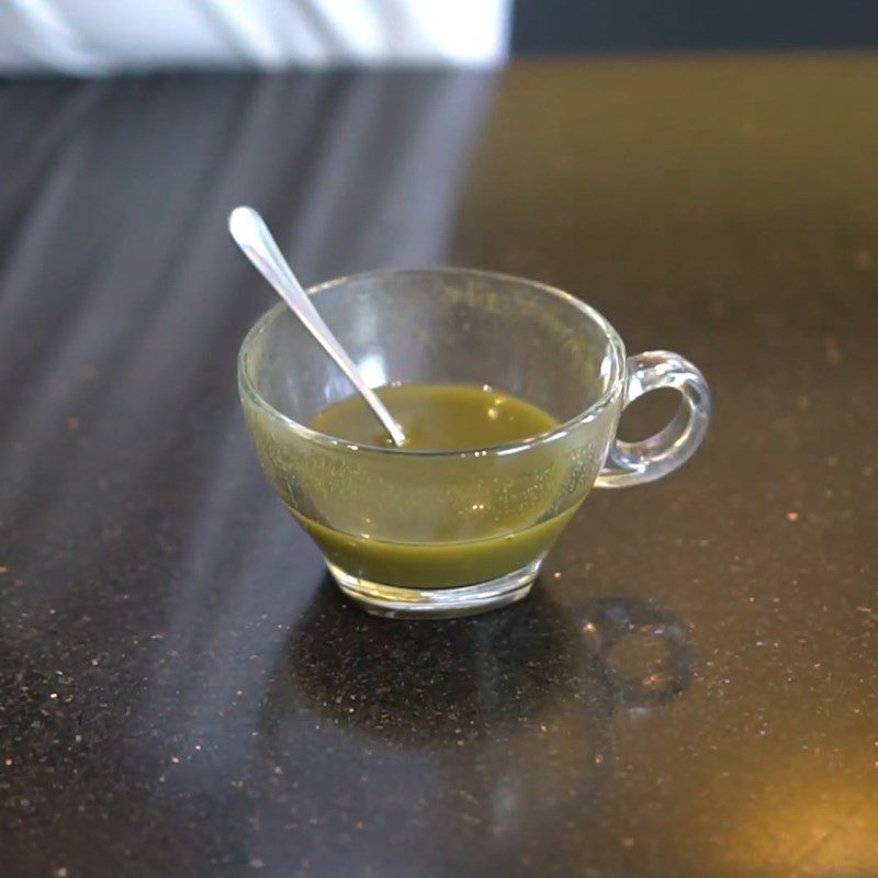 Step 1 Prepare matcha for Matcha macchiato