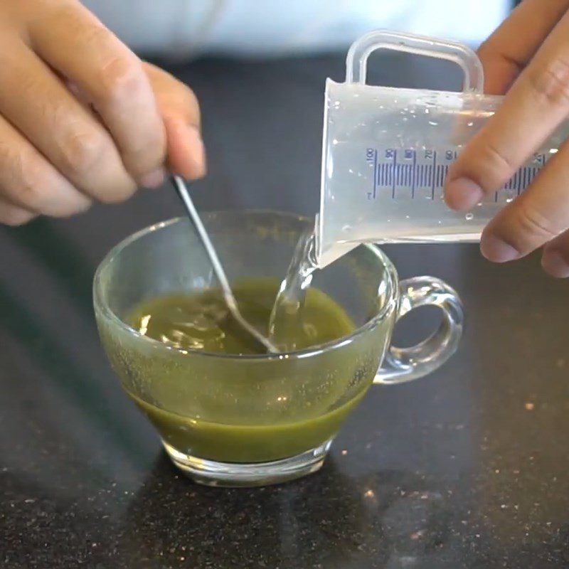 Step 1 Prepare matcha for Matcha macchiato