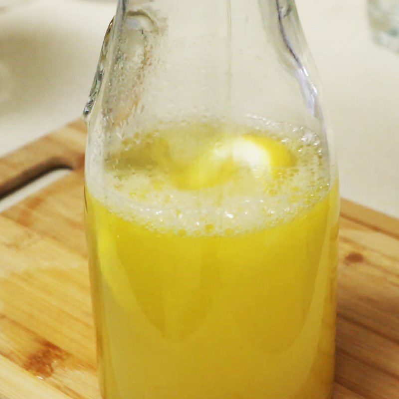 Step 2 Mix orange juice with honey Honey Orange Juice