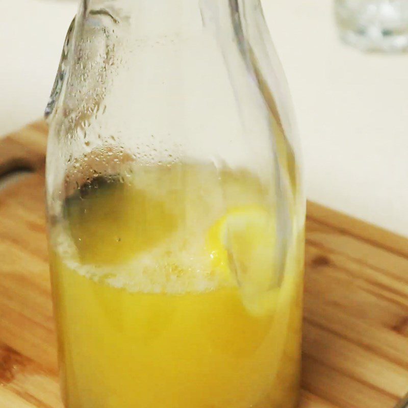 Step 2 Mix orange juice with honey Honey Orange Juice