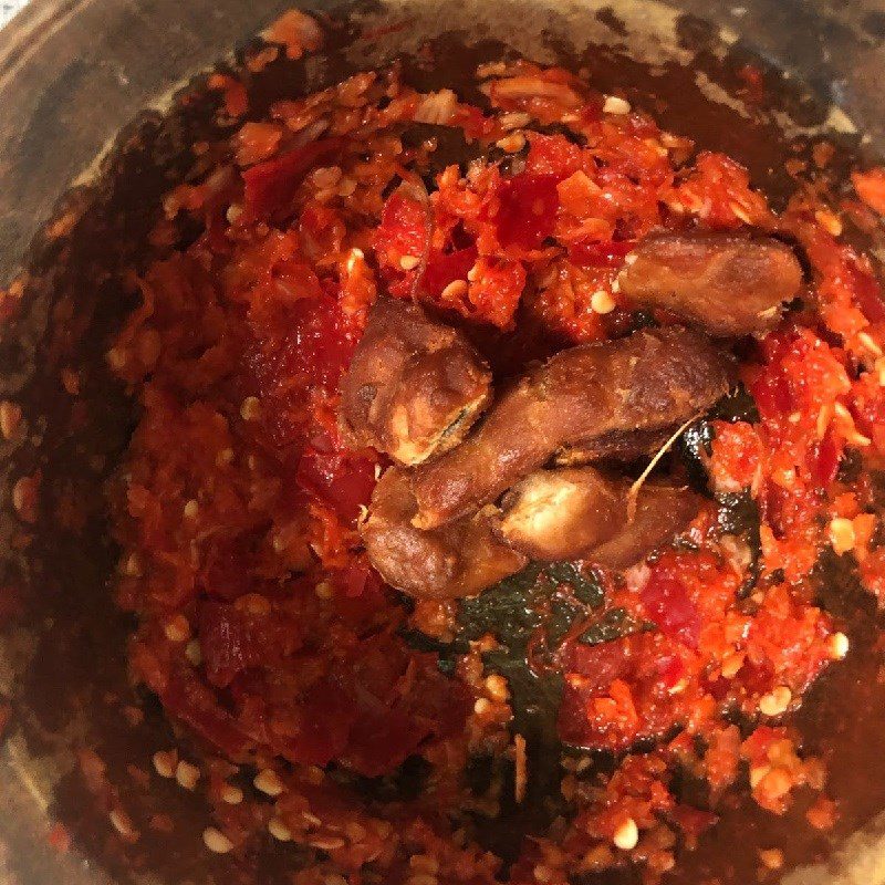 Step 4 Prepare the fish sauce for seafood pancakes (recipe shared by a user)