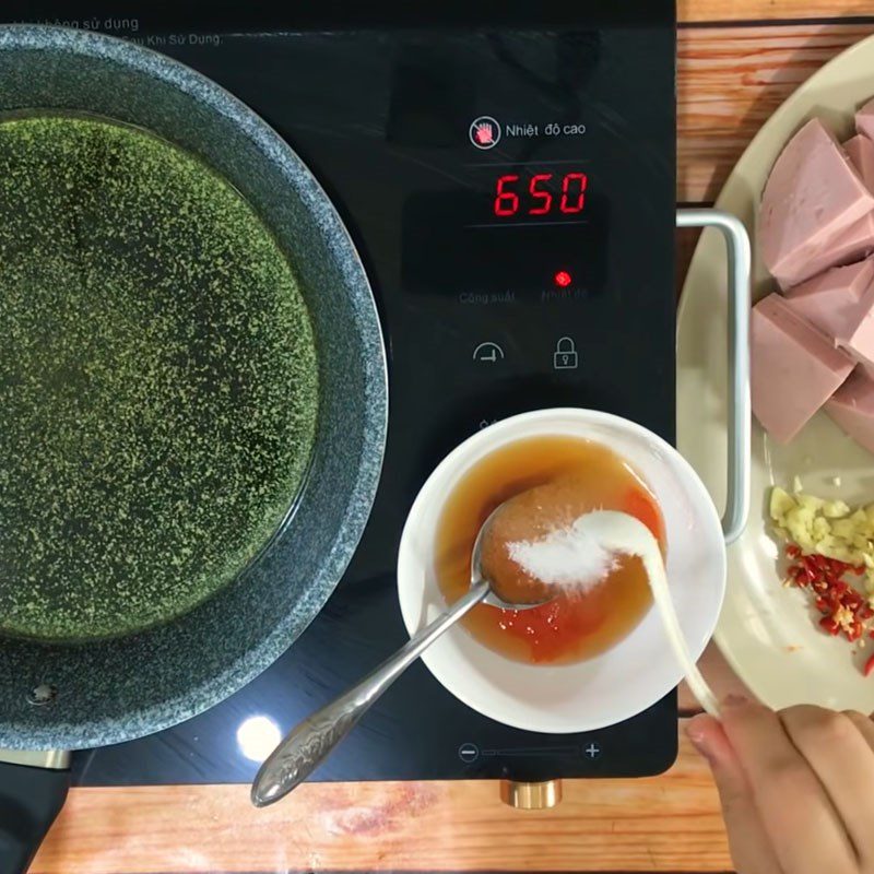 Step 2 Make the sauce for Fried Pork Sausage with Fish Sauce
