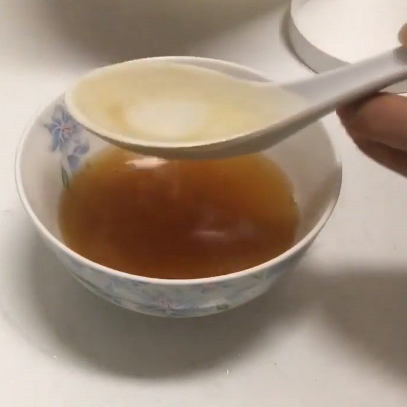 How to Make Attractive Onion Salad to Satisfy Your Taste on Hot Days 5 Step 3 Prepare the salad dressing Onion salad