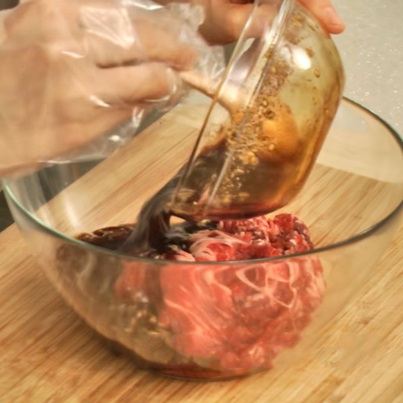Step 3 Mix the sauce and marinate the beef Korean bulgogi beef soup