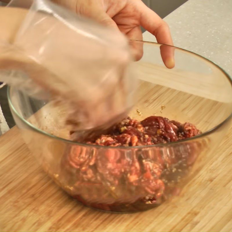 Step 3 Mix the sauce and marinate the beef Korean bulgogi beef soup