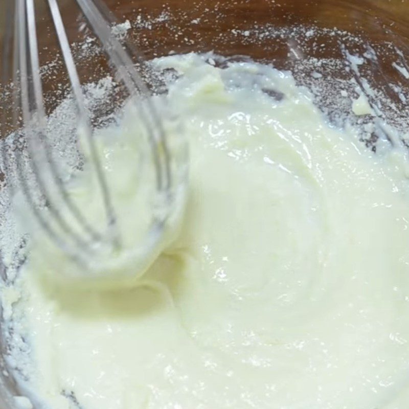 Step 1 Mix the milk for Yogurt made from powdered milk without yogurt starter
