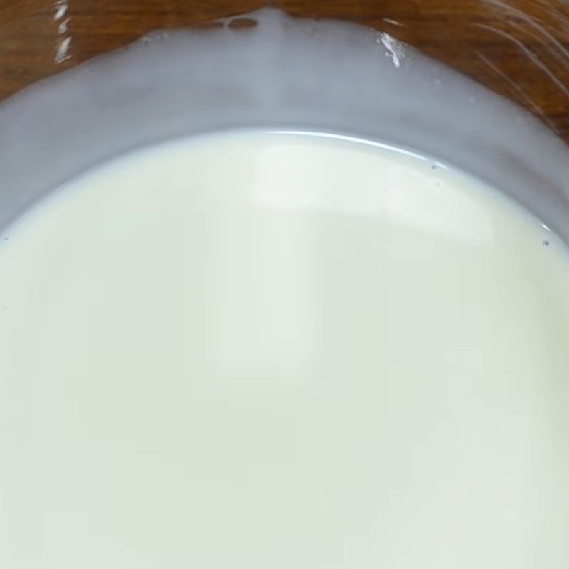 Step 1 Mix the milk for Yogurt made from powdered milk without yogurt starter