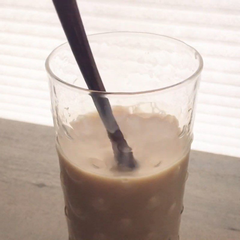 Step 3 Making milk tea for mochi milk tea
