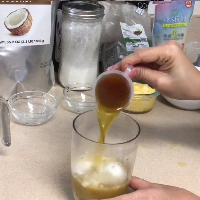Step 2 Make milk tea coconut milk powder