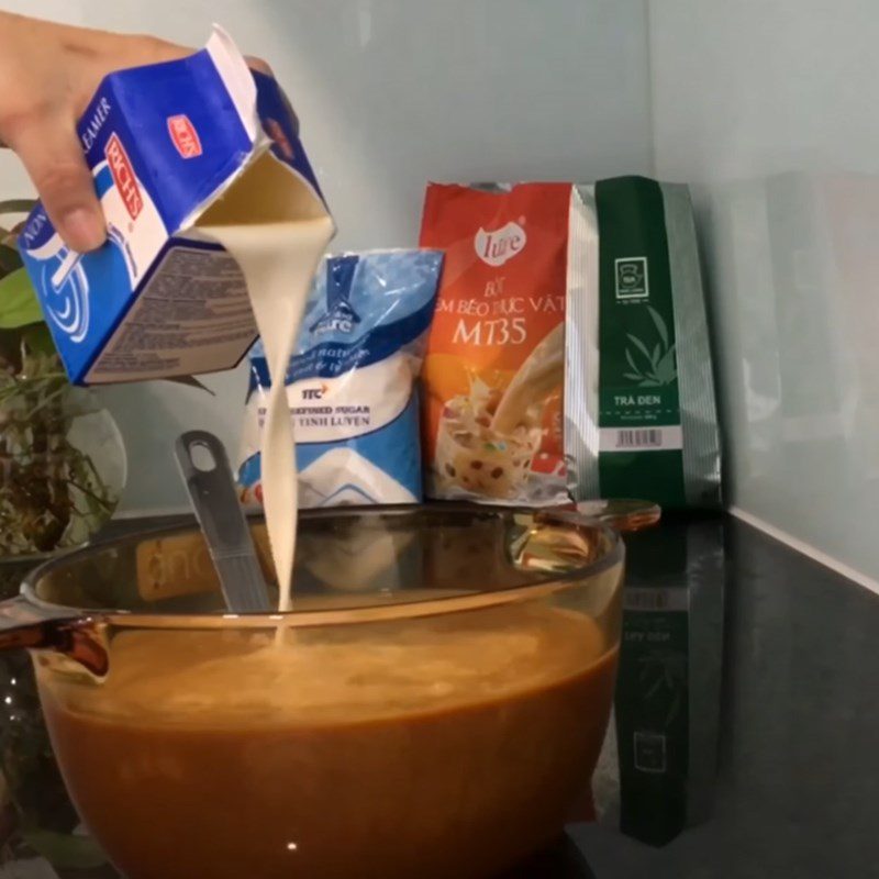 Step 2 Prepare milk tea Fresh cheese milk tea