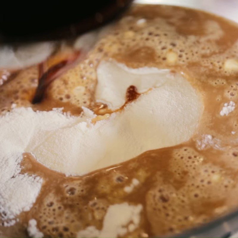 Step 1 Make milk tea Milk tea with cream cheese (with cream cheese)