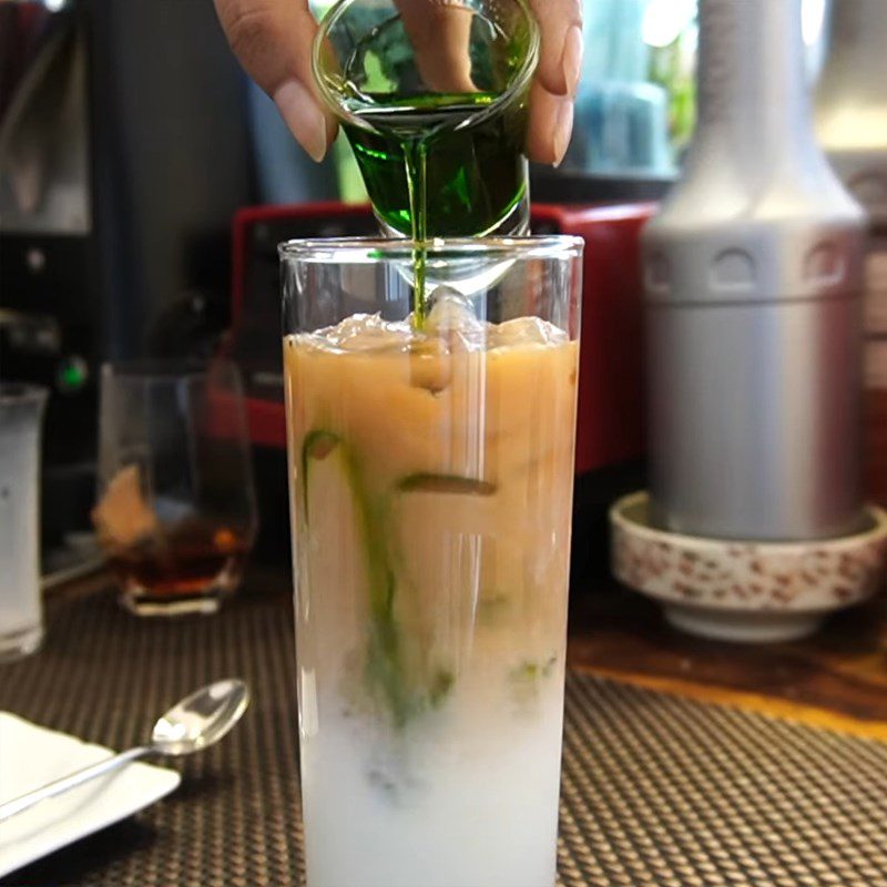 Step 2 Making Pandan Milk Tea
