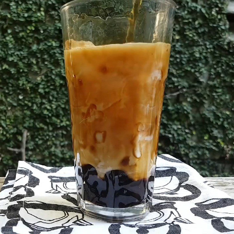 Step 3 Making pandan milk tea with pearls Pandan milk tea with pearls
