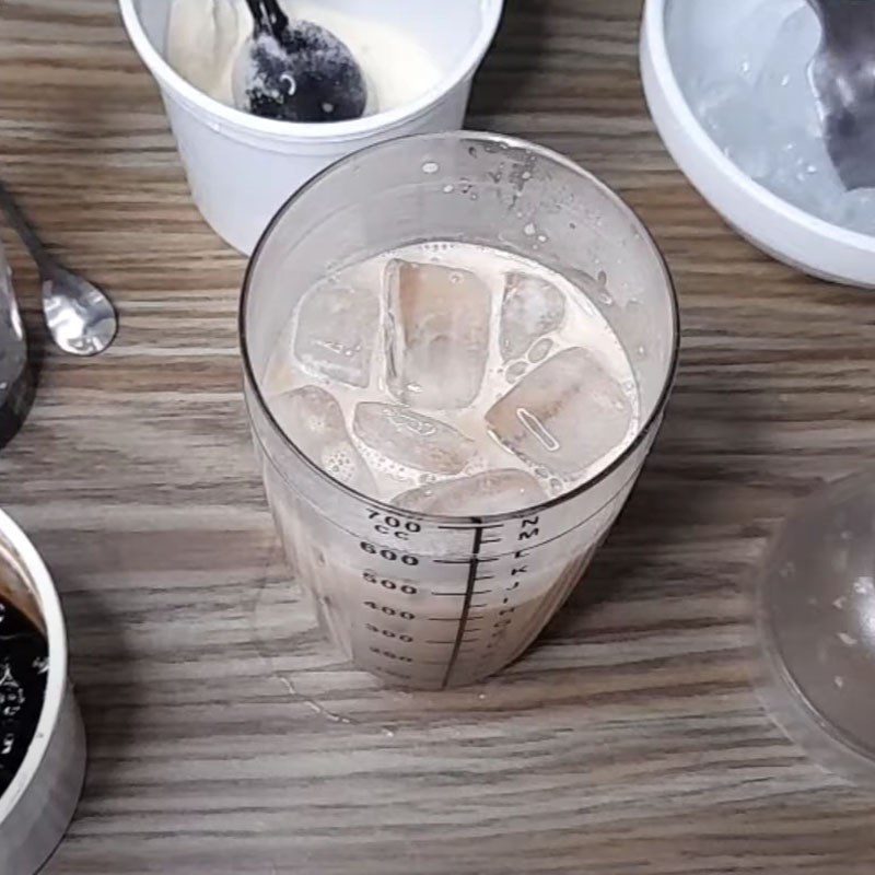 Step 2 Make Okinawa milk tea with black sugar pearls