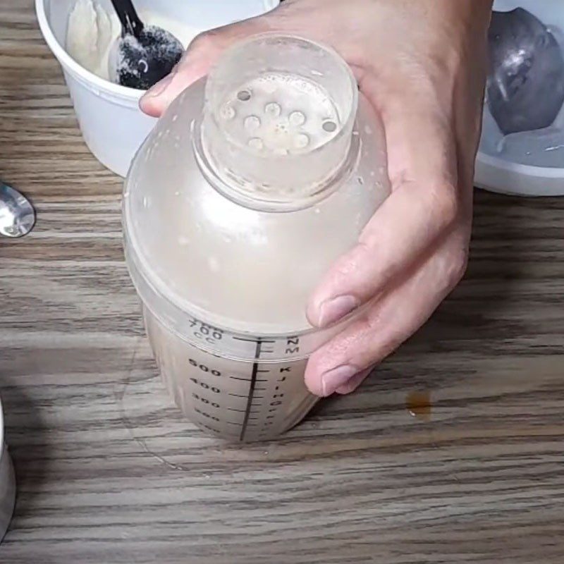 Step 2 Make Okinawa milk tea with black sugar pearls