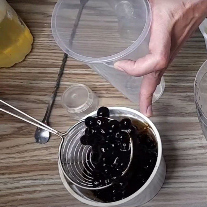 Step 2 Make Okinawa milk tea with black sugar pearls
