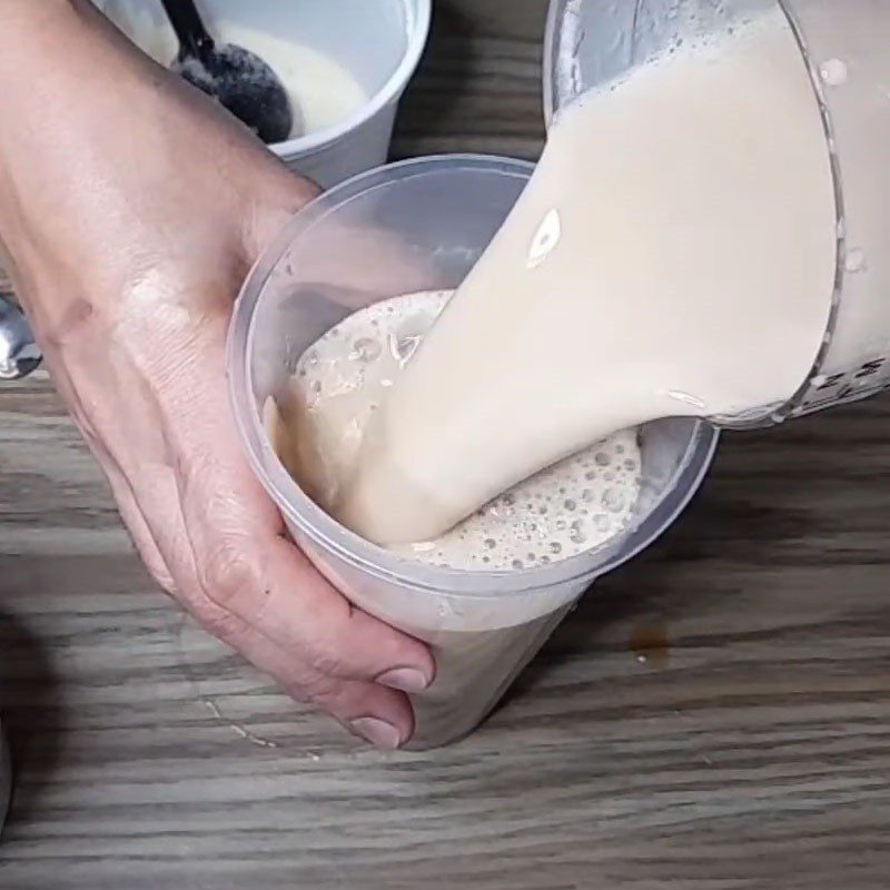 Step 2 Make Okinawa milk tea with black sugar pearls