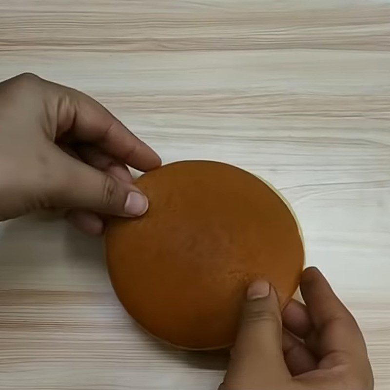 Step 4 Spread the filling Doremon pancakes - dorayaki pancakes without baking powder and eggs