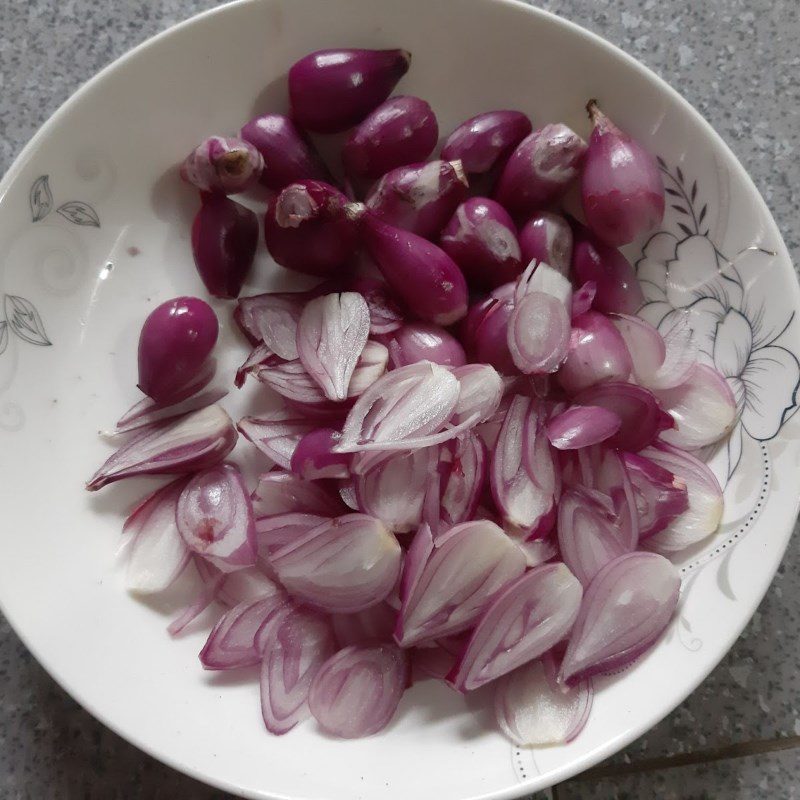 Step 3 Sauté shallots Coconut heart salad with pig ears